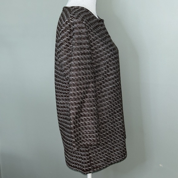 Chico’s Size 1 Soft Stretch Knit Top – Flattering Everyday Essential - Picture 6 of 9